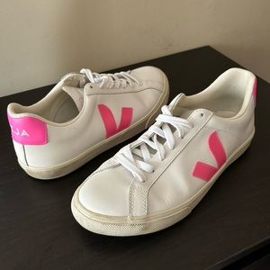 VEJA Esplar Sneakers - Hot Pink and White